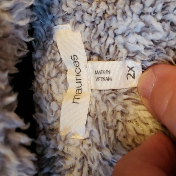 Maurices sherpa pullover size 2X. Buffalo plaid & gray - Picture 5 of 10